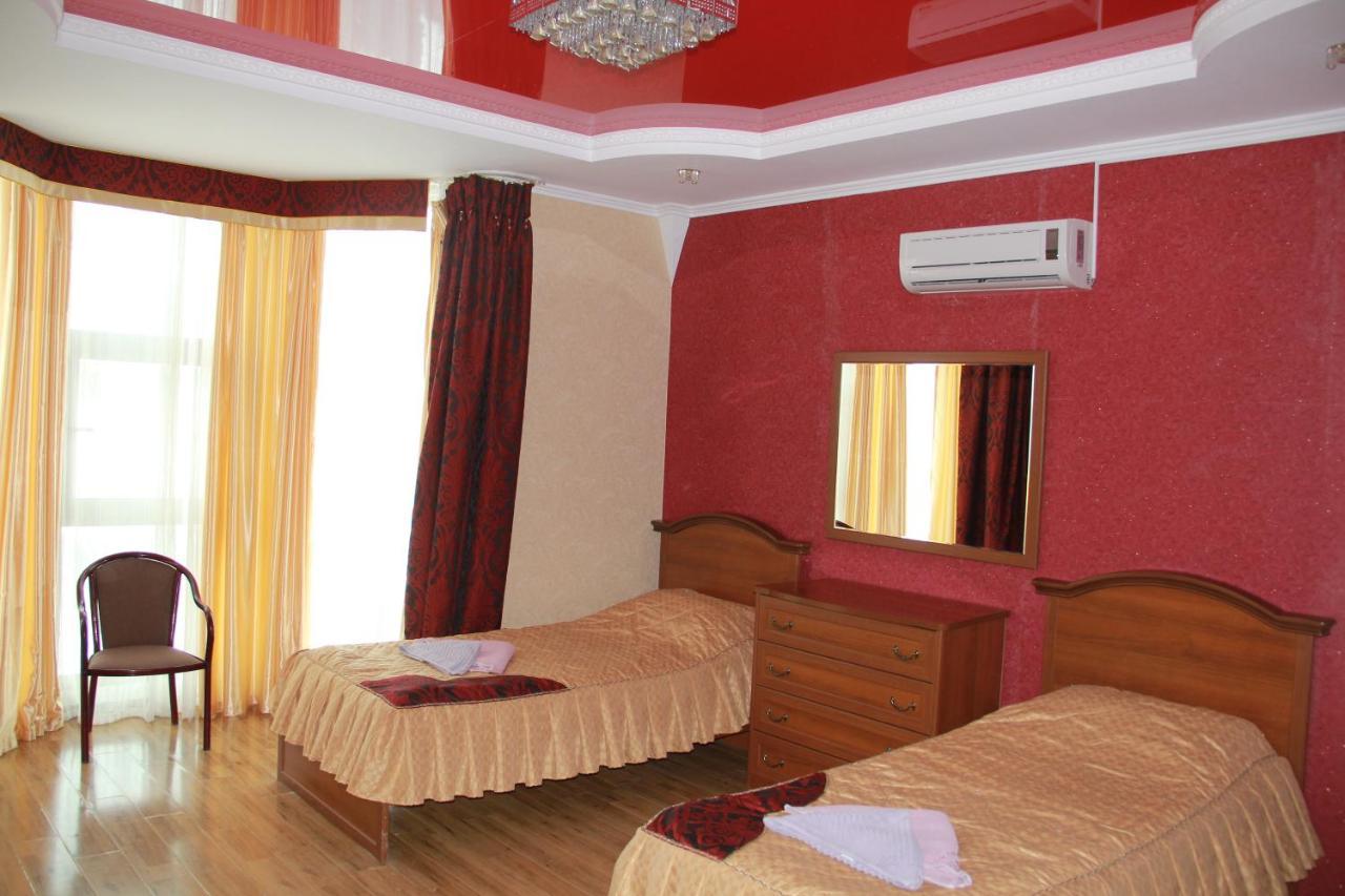 Kristall Hotel Bosteri Buitenkant foto