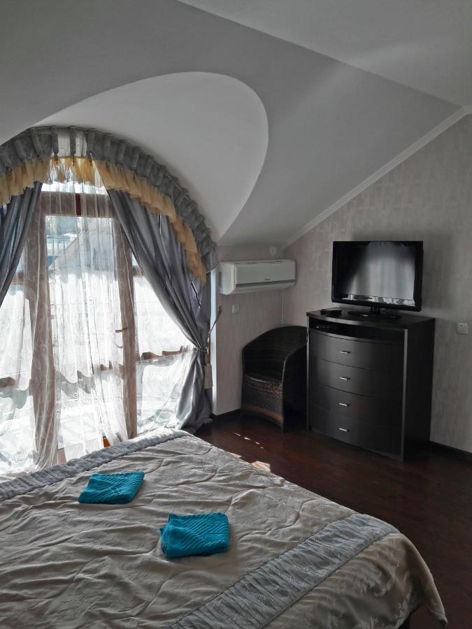 Kristall Hotel Bosteri Buitenkant foto