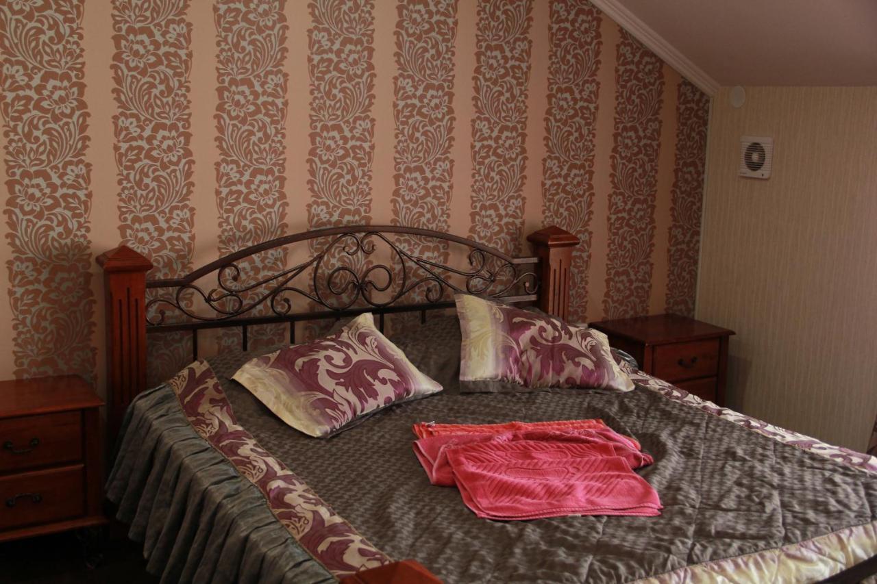Kristall Hotel Bosteri Buitenkant foto