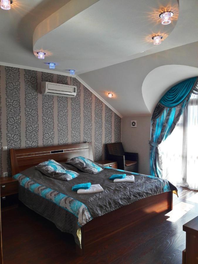 Kristall Hotel Bosteri Buitenkant foto